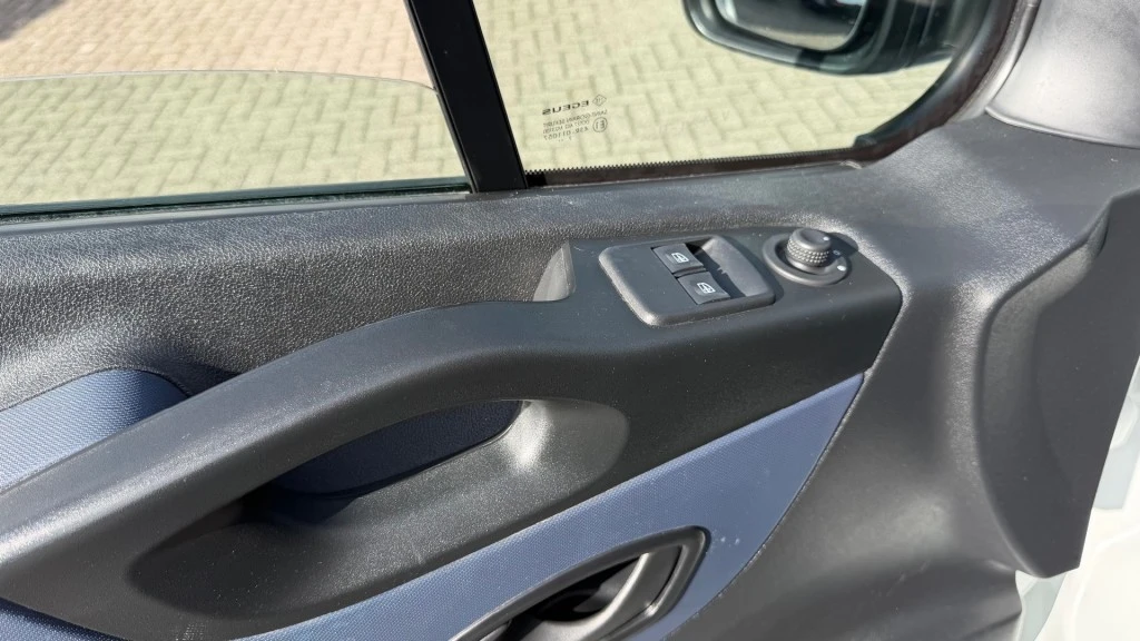 Opel Vivaro – foto 14