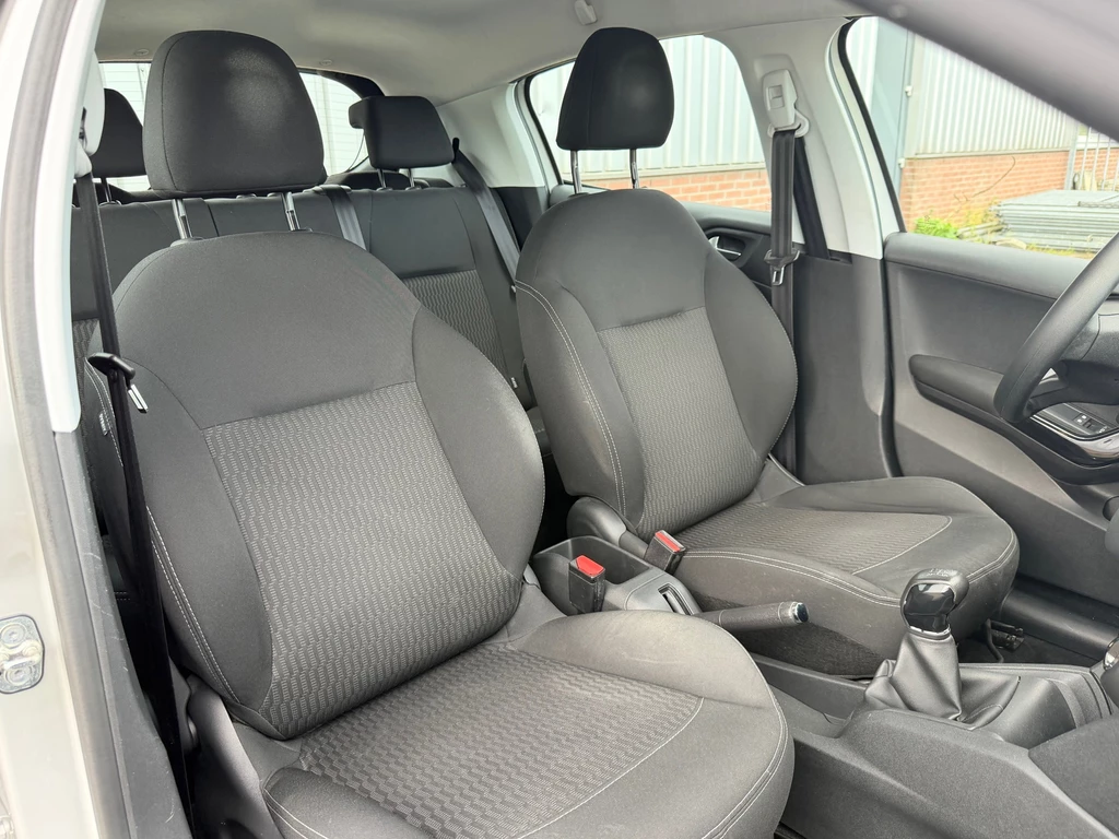 Peugeot 208 – foto 18