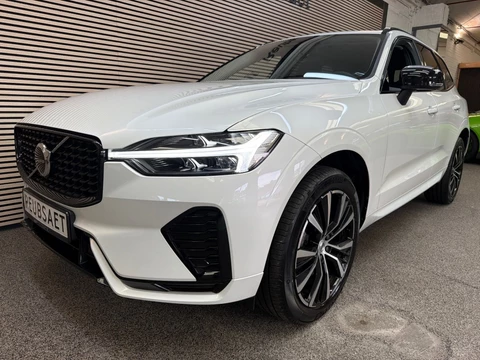 Volvo XC60 B4 Plus Dark Memory CarPlay Navi Camera 1Ste Eigenaar Incl 12Mnd Garantie