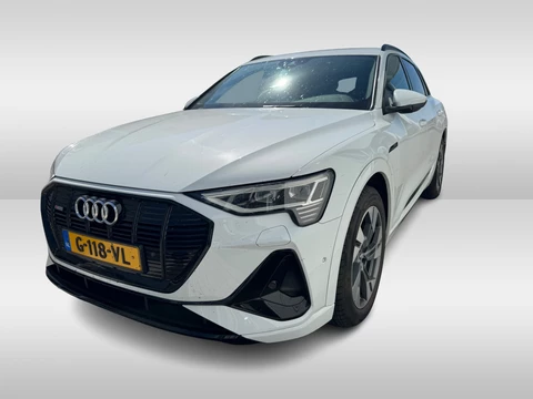Audi e-tron e-tron 50 quattro Launch ed. 71 kWh 3x S-Line / SoH 90,8% / Trekhaak / Panoramadak / Camera / 20'' / Luchtvering / ACC / Navigatie / Stoelverwarming / DAB