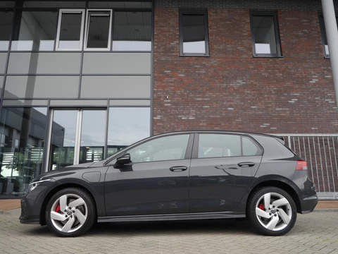 Volkswagen Golf 1.4 eHybrid GTE | Afneembare trekhaak | Navigatie | Led | Climate control | Lichtmetalen velgen