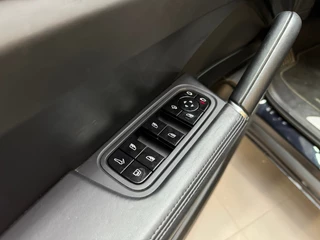 Porsche Cayenne – thumbnail 22