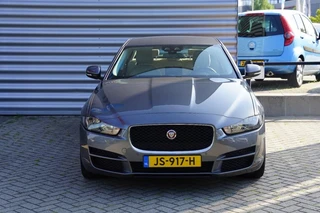 Jaguar XE – thumbnail 7