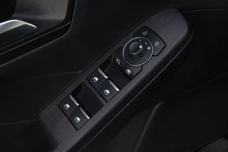 Ford Kuga – thumbnail 22