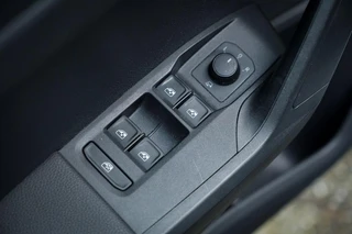 SEAT Arona – thumbnail 18