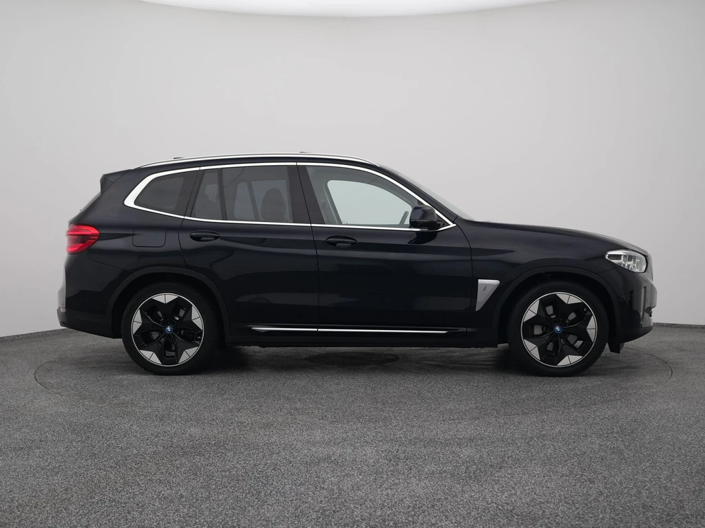 BMW iX3 – foto 12