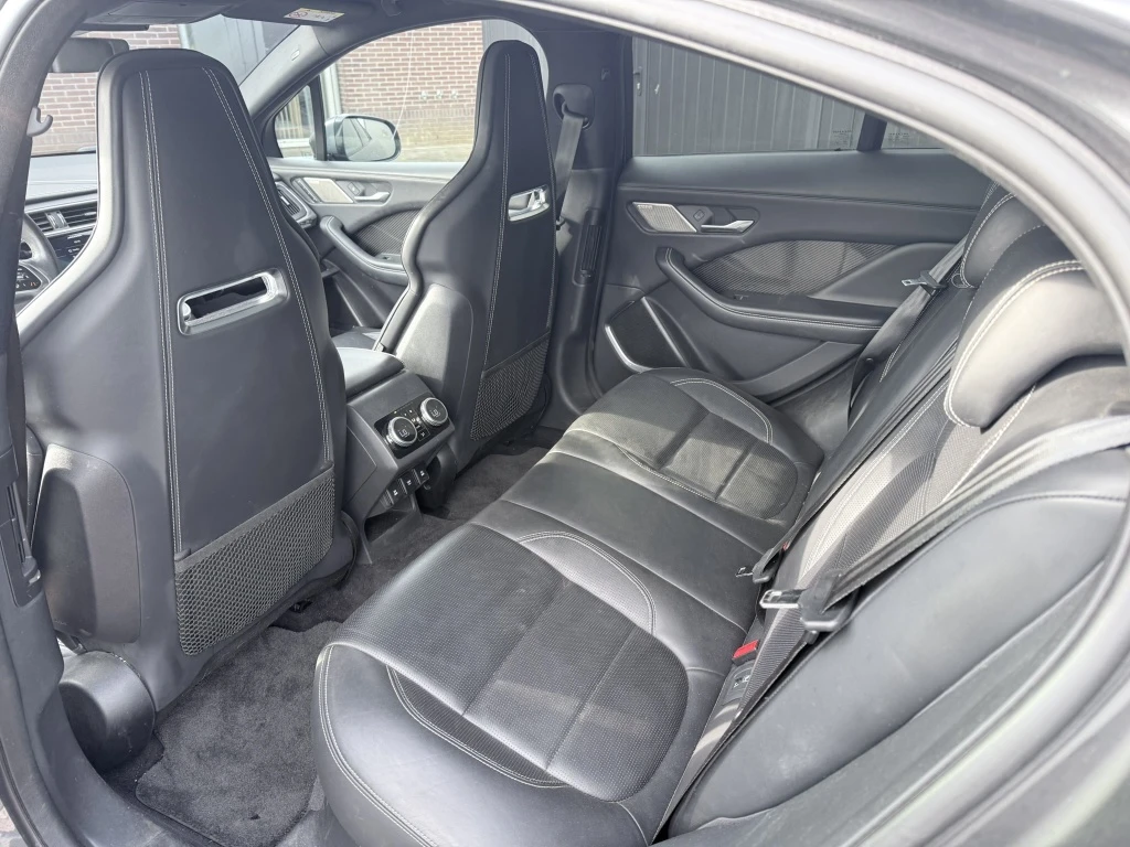Jaguar I-PACE – foto 10