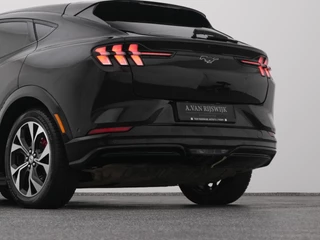 Ford Mustang Mach-E – thumbnail 6