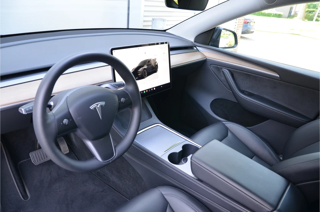 Tesla Model Y – foto 11