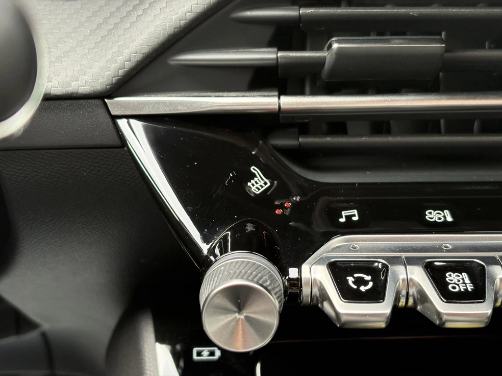Peugeot e-208 – foto 34