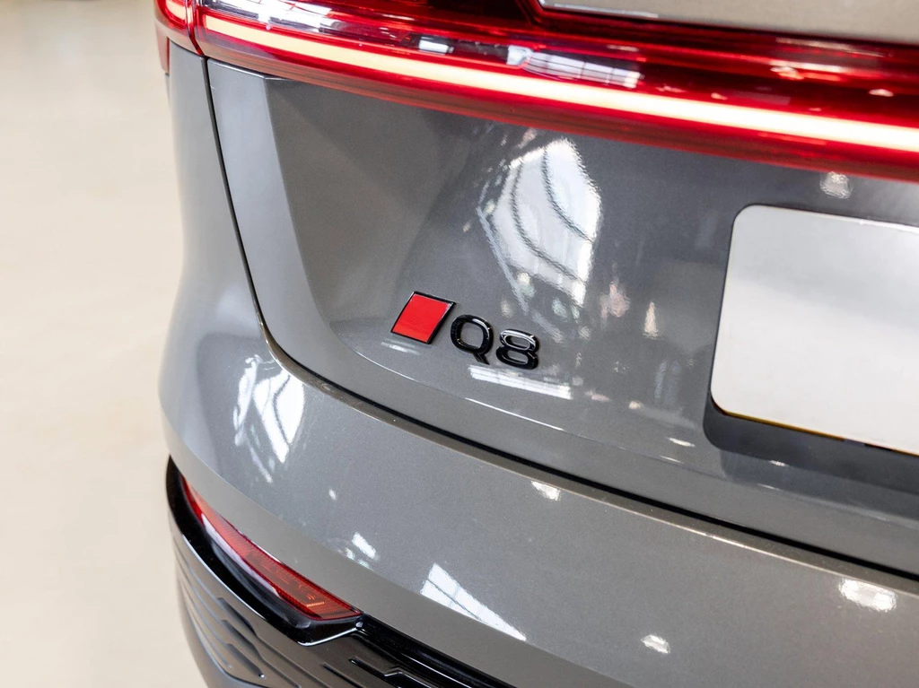 Audi Q8 Sportback e-tron – foto 13