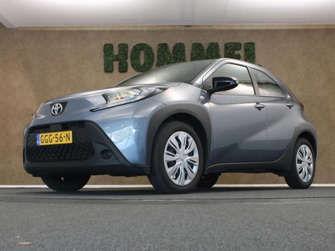 Toyota Aygo X 1.0 VVT-i MT Play - ORIGINEEL NEDERLANDSE AUTO - APPLE CARPLAY/ANDROID AUTO - AIRCO - MULTIMEDIAVOORBEREIDING - CRUISE CONTROL - ACHTERUITRIJCAMERA