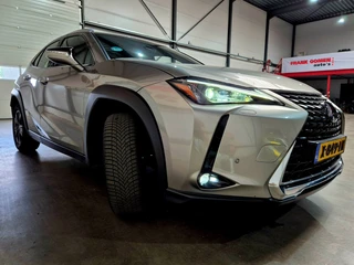 Lexus UX – thumbnail 11