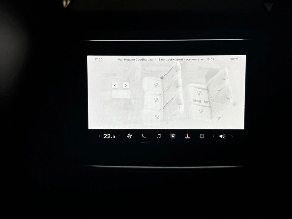 Tesla Model X – foto 28