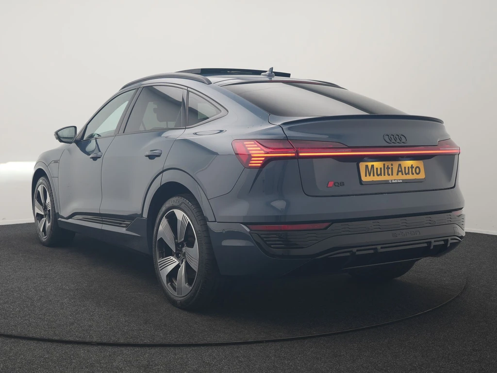 Audi Q8 Sportback e-tron – foto 4