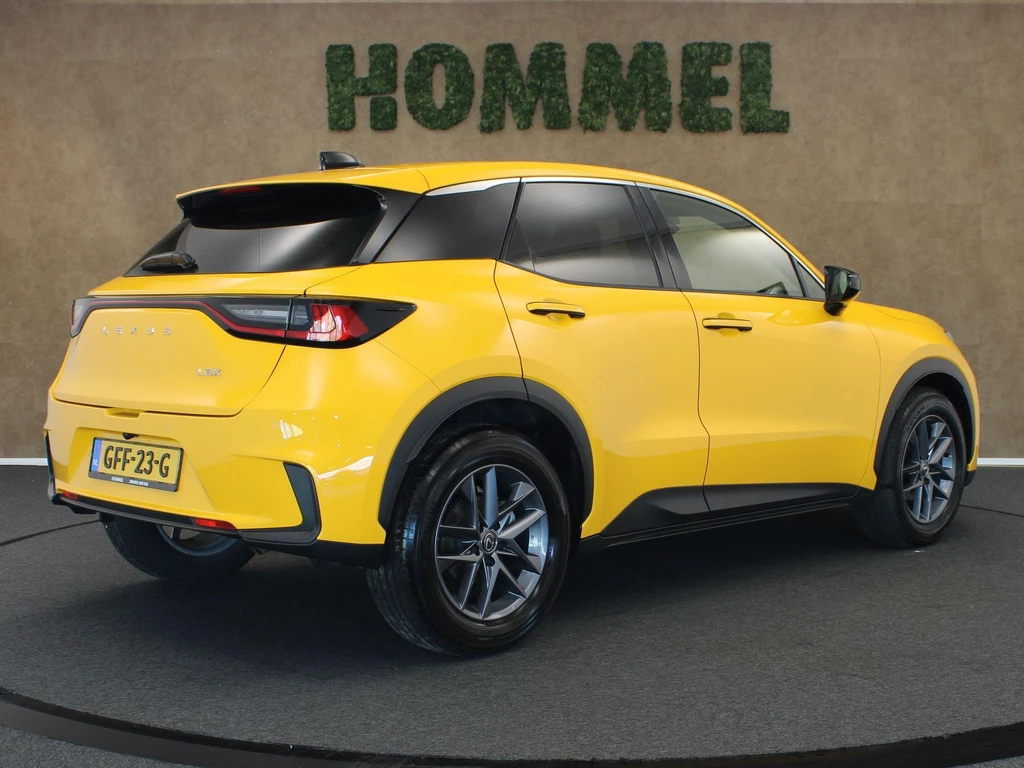 Lexus LBX – foto 6