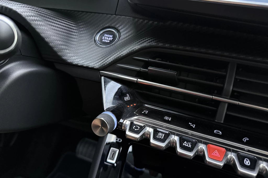 Peugeot e-208 – foto 32