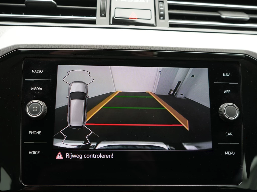 Volkswagen Passat – foto 28