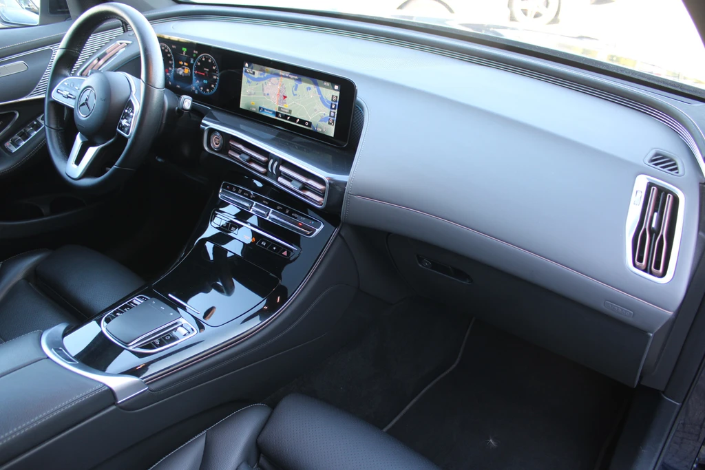 Mercedes-Benz EQC – foto 18