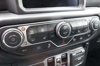 Jeep Wrangler – thumbnail 45