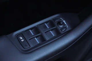 Jaguar I-PACE – thumbnail 24
