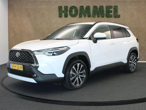 Toyota Corolla Cross Hybrid 200 Style - ORIGINEEL NEDERLANDSE AUTO - AFNEEMBARE TREKHAAK - 750KG GEREMD TREKGEWICHT - STOEL VERWARMING - ELEKTRISCHE ACHTERKLEP - PARKEERSENOREN VOOR EN ACHTER - DODEHOEK DETECTIE