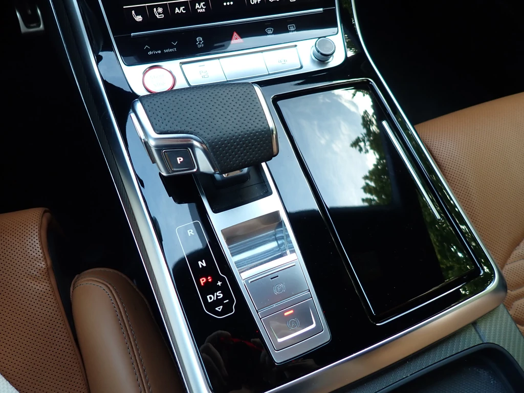 Audi RSQ8 – foto 35