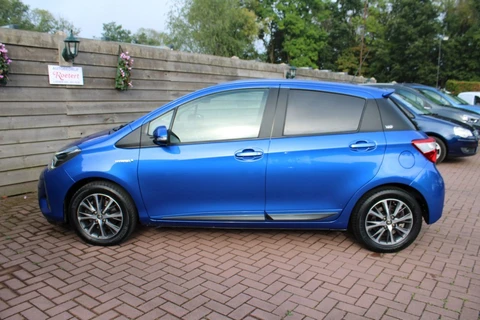 Toyota Yaris 1.5 Hybrid Y20 Exclusive Edition Automaat ECC/cruise/navi/DAB/camera