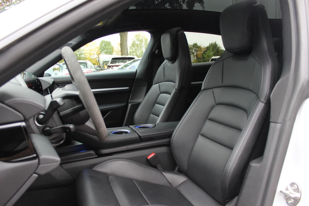Porsche Taycan – foto 12