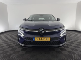 Renault Megane E-Tech – thumbnail 6