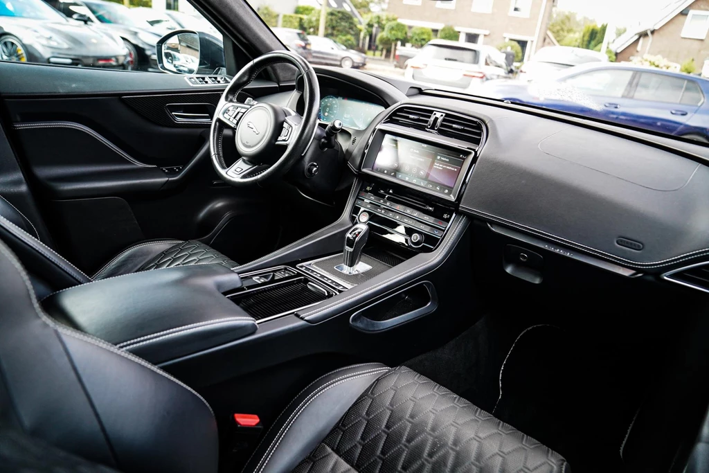 Jaguar F-PACE – foto 36