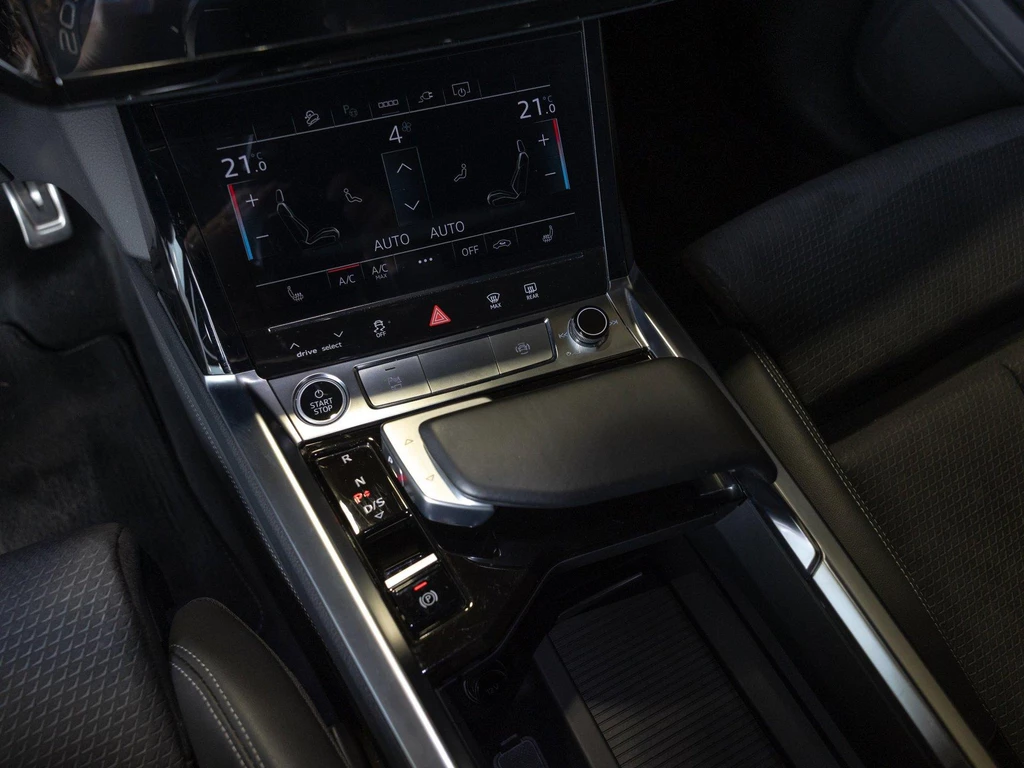 Audi Q8 Sportback e-tron – foto 41