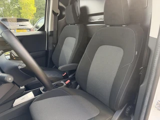 Ford E-Transit Courier – thumbnail 10