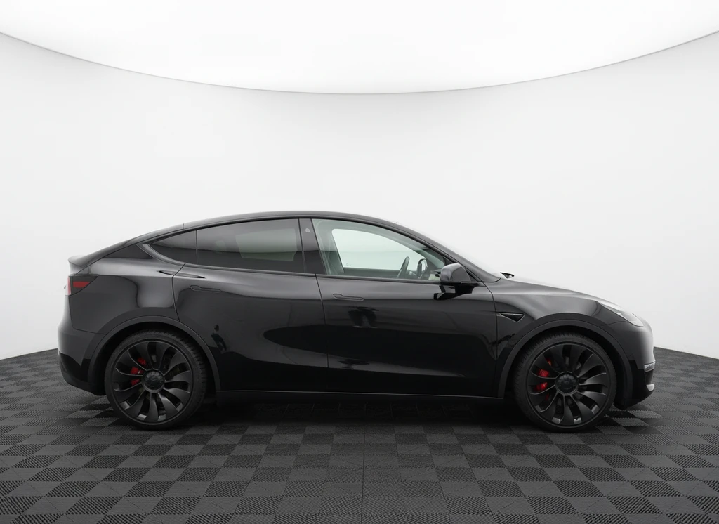 Tesla Model Y – foto 8