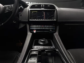 Jaguar F-PACE – thumbnail 22