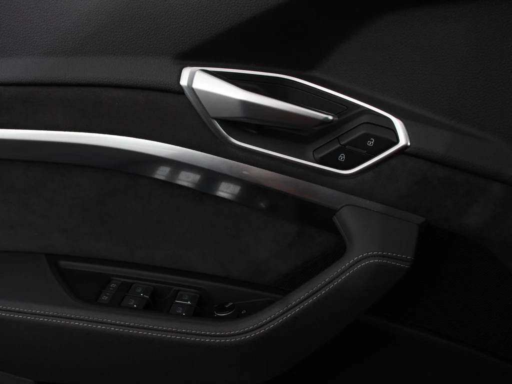 Audi e-tron – foto 15