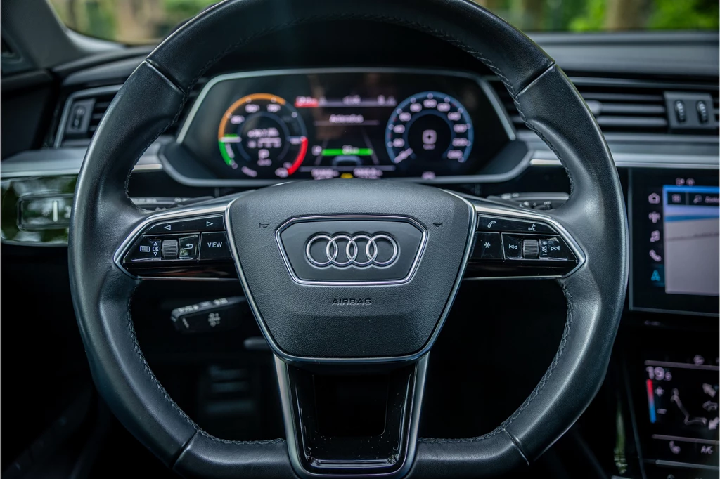 Audi e-tron – foto 14