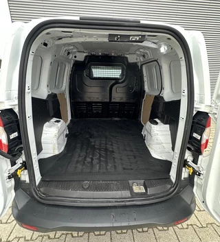 Ford Transit Courier – thumbnail 13