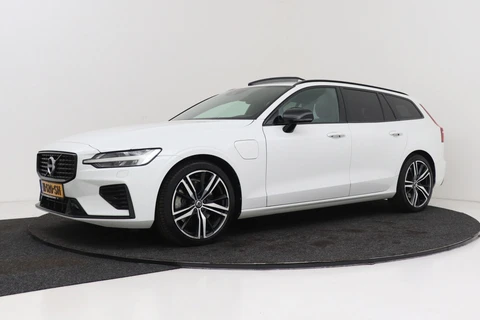 Volvo V60 2.0 T8 Recharge AWD R-Design | Uitklap. Trekhaak | Panorama dak | CarPlay | Pilot Assist | Blind Spot |