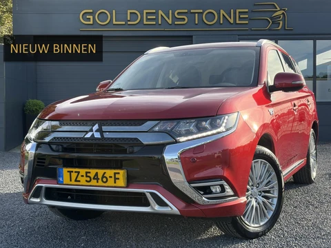 Mitsubishi Outlander 2.4 PHEV Intense ✓1e Eigenaar✓Trakhaak✓SOH 67%✓Carplay✓Camera✓Alcantara-Leder✓Stoelverw-Stoelverkoeling✓Clima✓Cruise✓Pdc V+A✓Keyless✓Net beurt gehad✓18" Lmv✓N.A.P✓Apk tot 10-2027