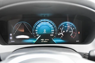 Jaguar XE – thumbnail 31