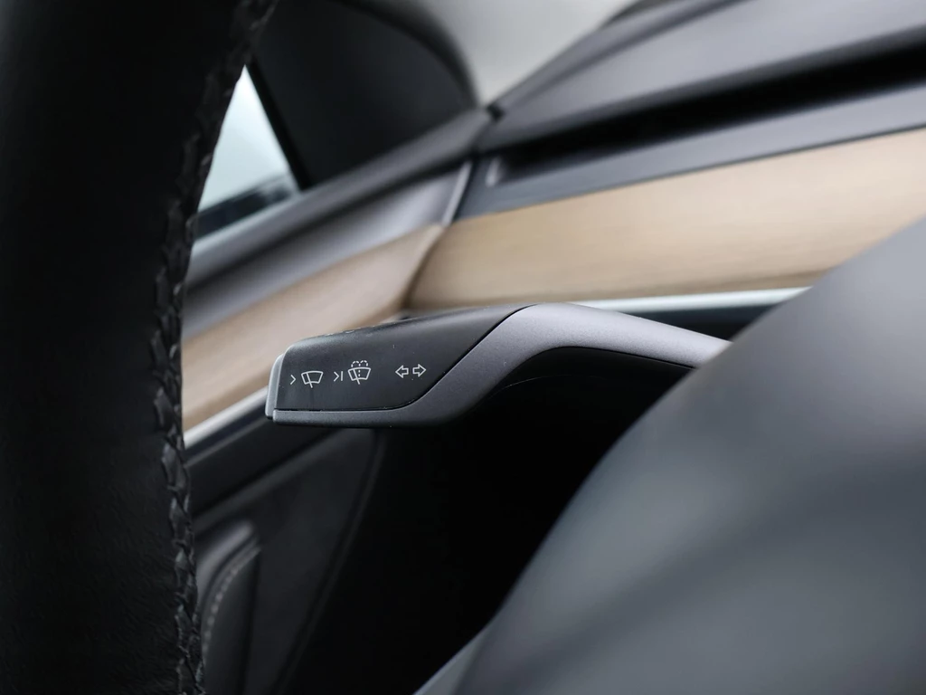 Tesla Model Y – foto 34