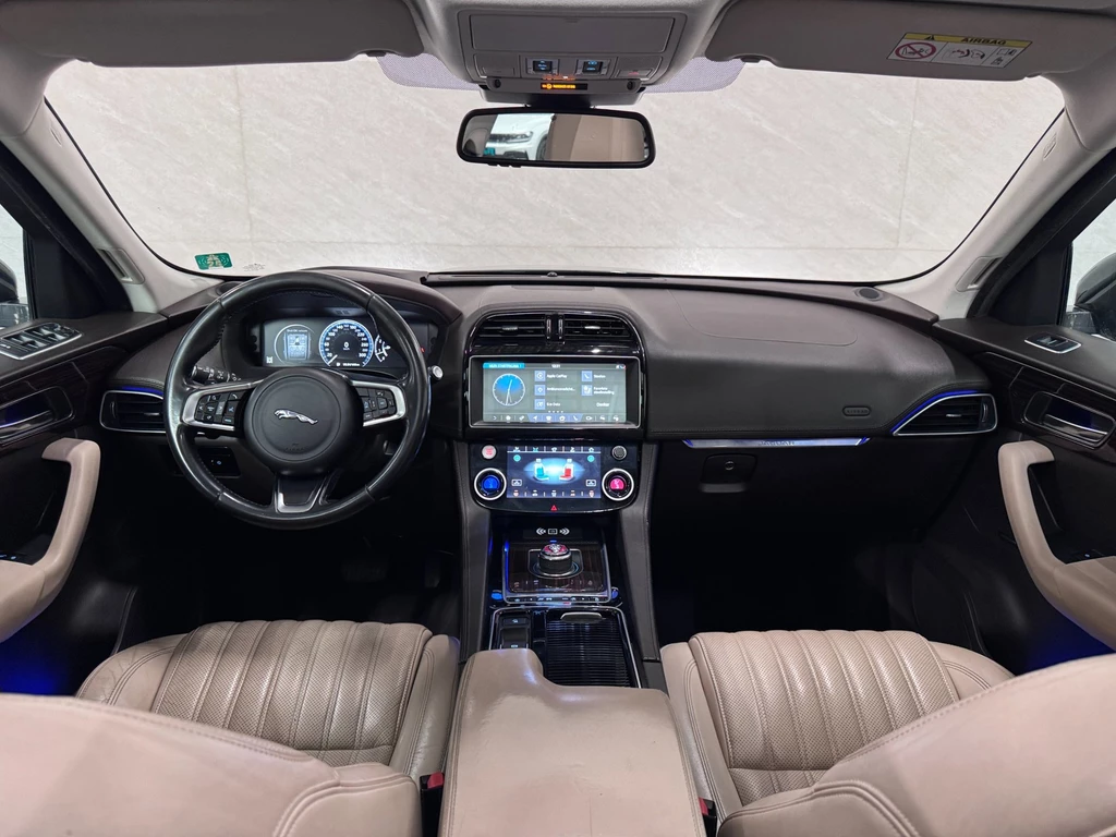 Jaguar F-PACE – foto 12