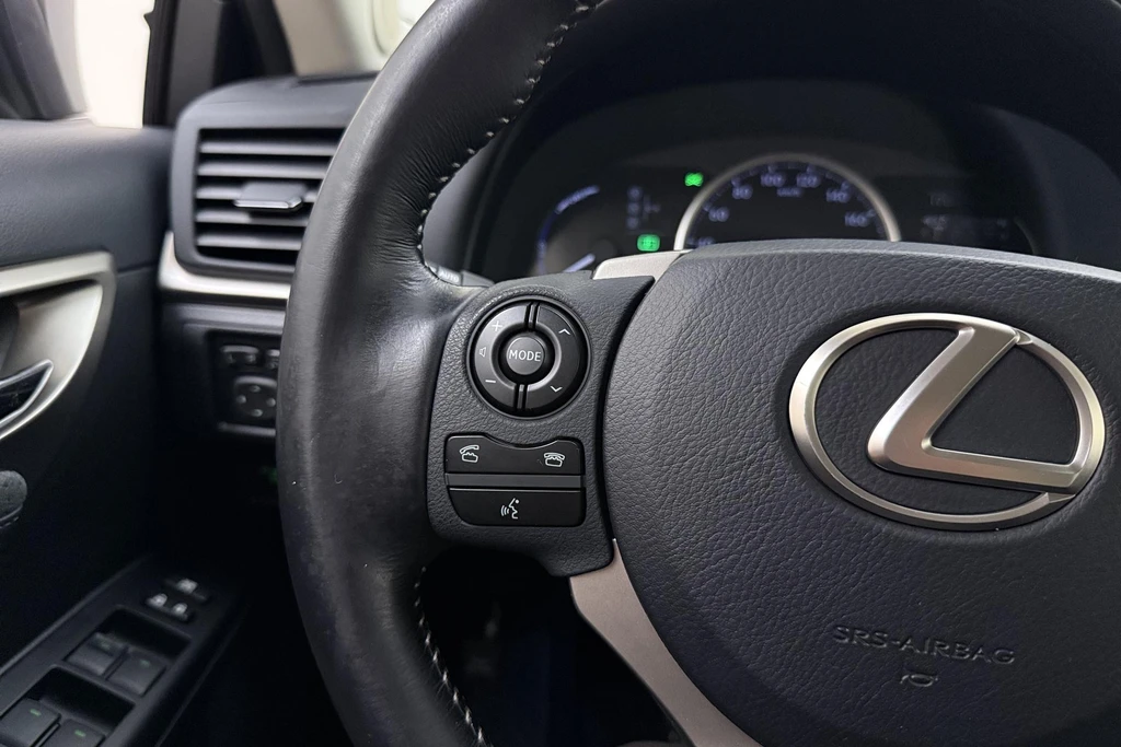 Lexus CT – foto 32