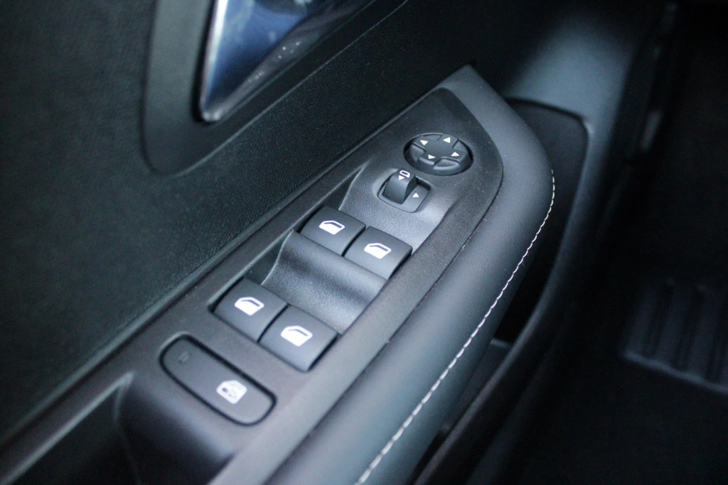 Peugeot 208 – foto 17