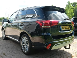 Mitsubishi Outlander – thumbnail 2