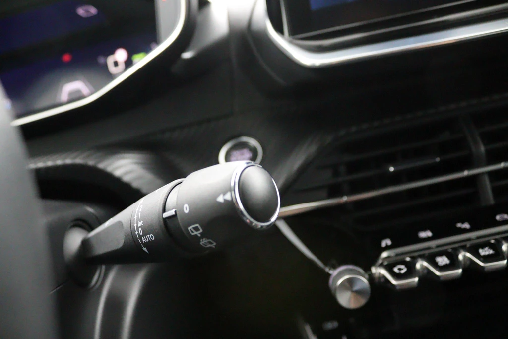 Peugeot e-208 – foto 47