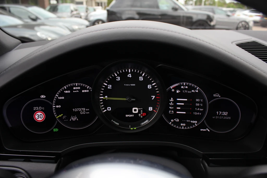 Porsche Cayenne – foto 21