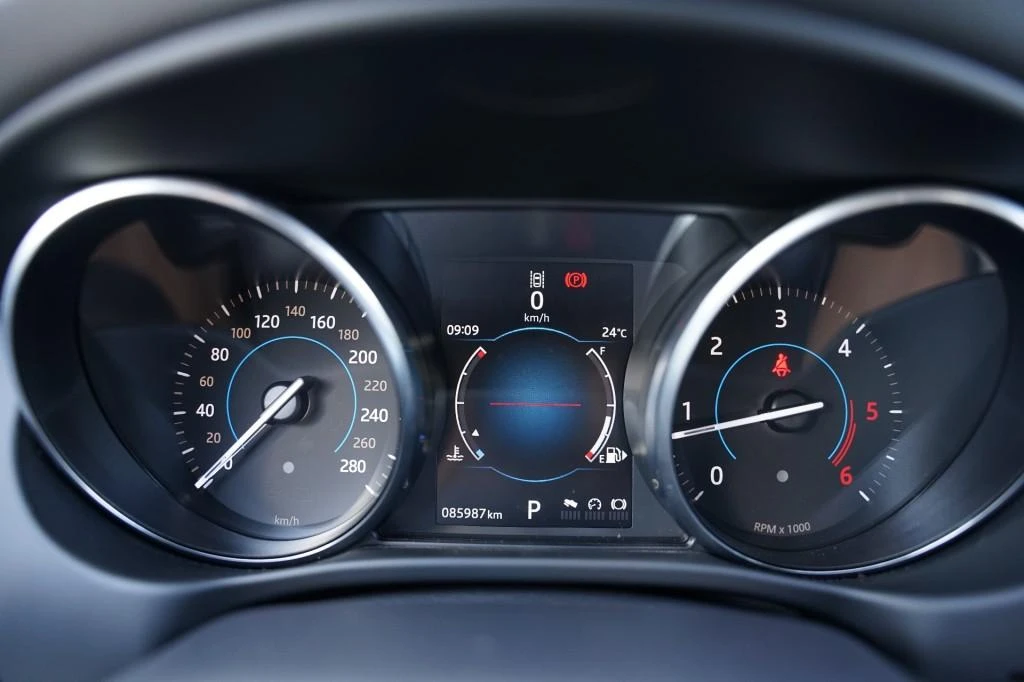 Jaguar XE – foto 21
