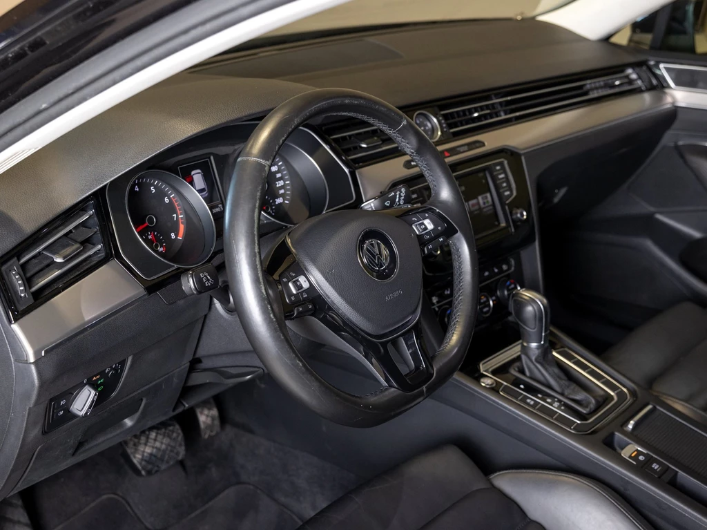 Volkswagen Passat – foto 36